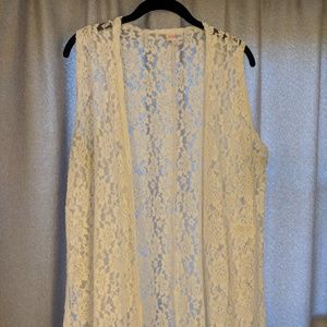 EUC M white lace Lularoe Joy vest